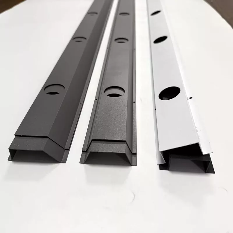 Điều gì khiến Hat Track trở nên cần thiết cho các ứng dụng công nghiệp và thiết kế hiện đại?